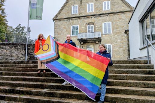 COMING-OUT-Days